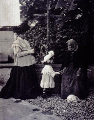 Elvira Leopardi Pastore e sua filha primogênita, Costanza