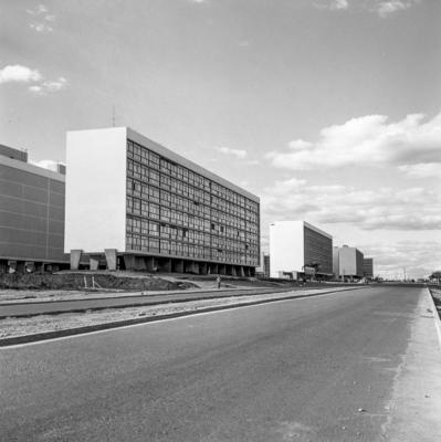 Edifícios residenciais projetados para os Institutos de Aposentadoria e Pensões