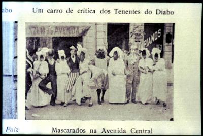 Foliões mascarados (reprodução de periódico)