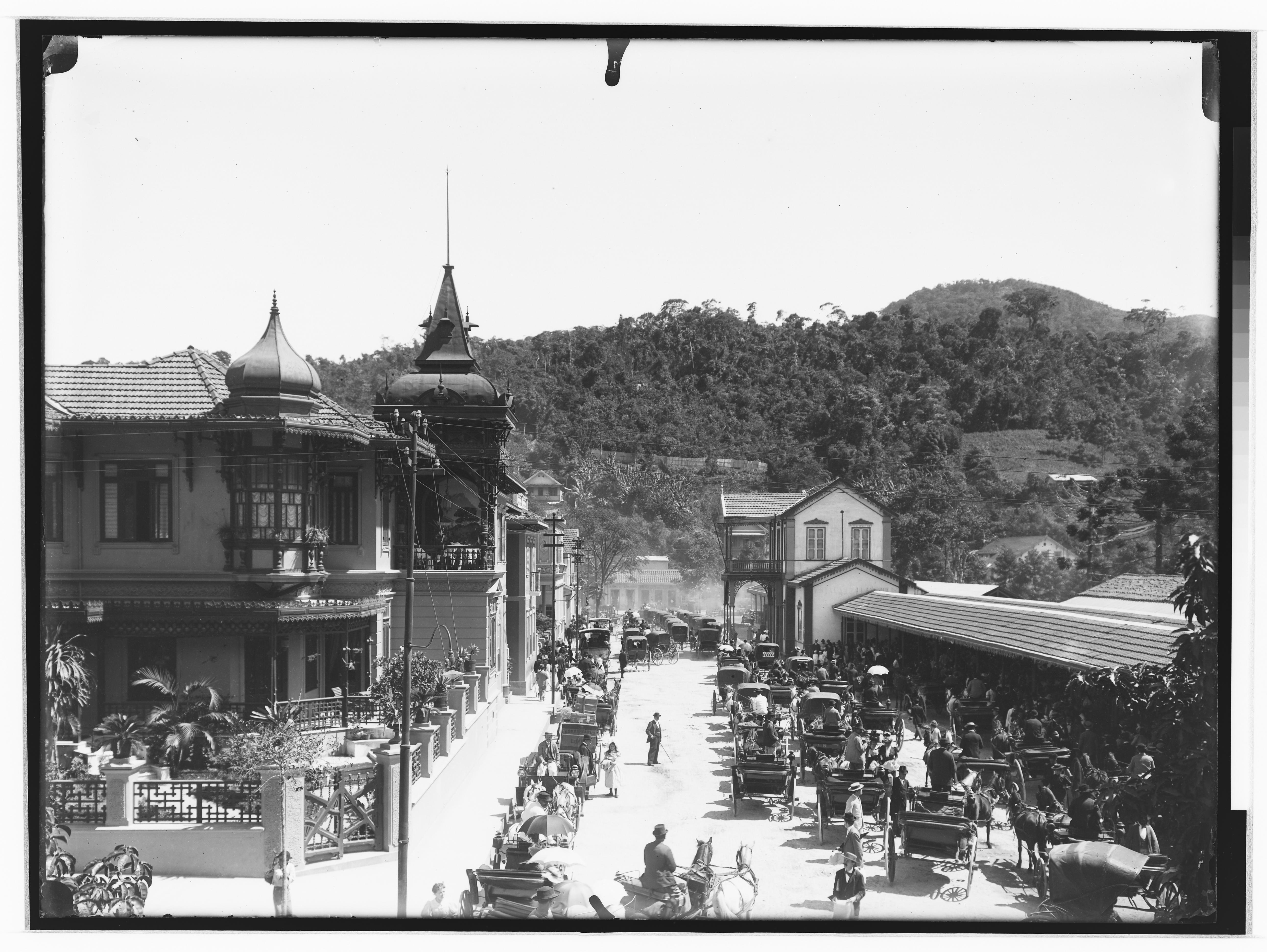 Estrada de Ferro Leopoldina (Linha  Grão Pará), Estação de Petrópolis