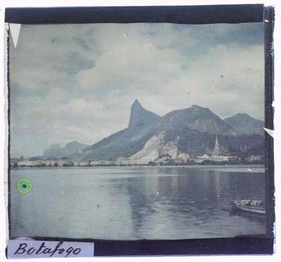 Morro do Corcovado; a partir da Praia de Botafogo