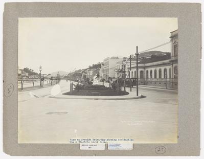 Avenida Beira-Mar - destaque para os postes de luz a gás e eletricidade