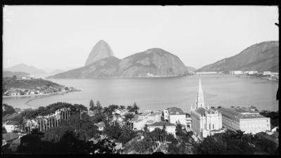 Morro do Pão de Açucar a partir da Praia de Botafogo