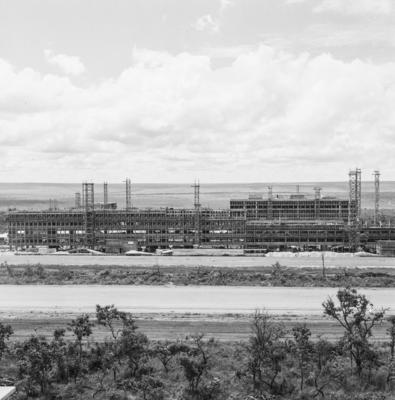 Construção de edifícios residenciais projetados para os Institutos de Aposentadoria e Pensões