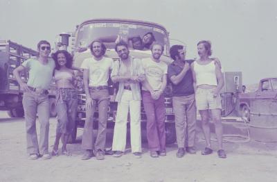 Equipe de Iracema: uma transa amazônica (1974), Orlando Senna, Conceição Senna, Jorge Bodanzky, Wolf Gauer, Edna de Cássia (em cima), Paulo César Pereio, Lúcio dos Santos (dono do caminhão) e Achim Tappen