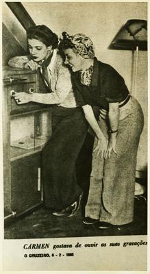 Aurora e Carmen Miranda (reprodução de periódico)