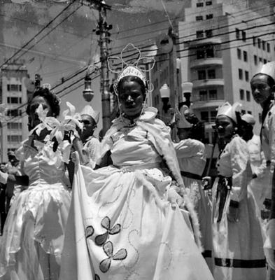 Desfile do bloco carnavalesco CM Banhistas do Pina