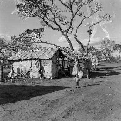 Moradia na Sacolândia, arredores de Brasília