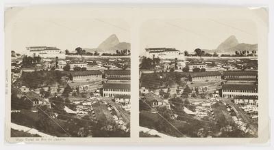 Vista do centro do Rio de Janeiro; ao fundo, a baía de Guanabara e Pão de Açúcar