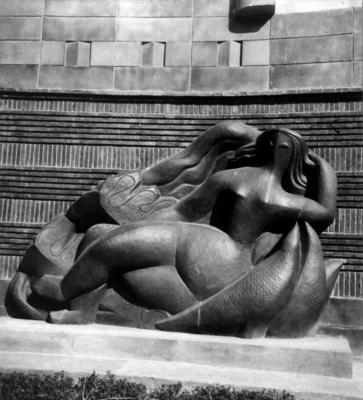 Escultura no Pavilhão das Indústrias cerâmicas e do vidro