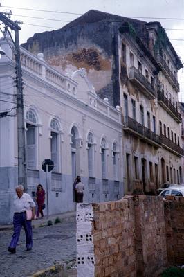 Aspecto de rua - edificações