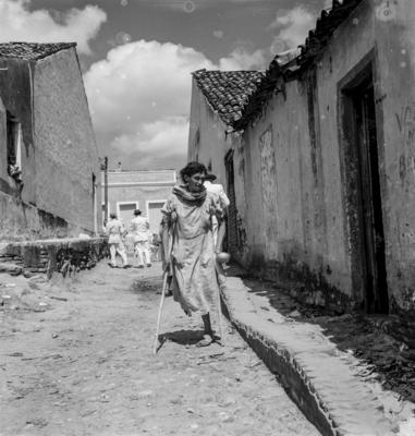 Canindé, mulher de muletas