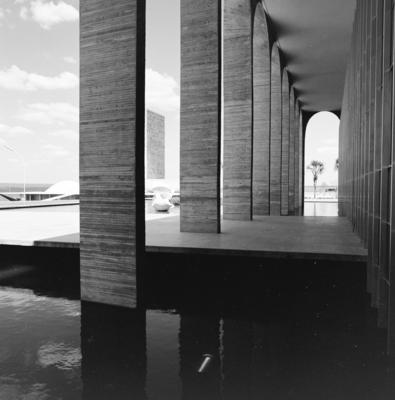 "O Meteoro", escultura de Bruno Giorgi