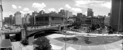 Vista do Vale do Anhangabaú e viaduto do Chá