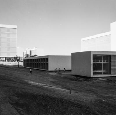 Edifícios residenciais projetados para os Institutos de Aposentadoria e Pensões