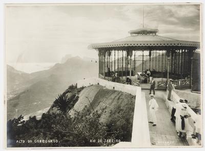 Alto do Corcovado, com o Mirante Chapéu do Sol