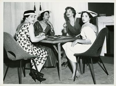 Consuelo Leandro e Yara Salles