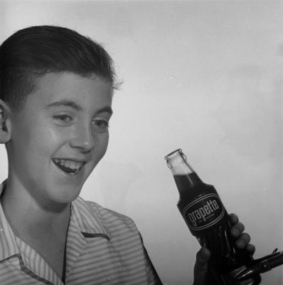 Campanha publicitária da agência Santos & Santos para Grapette