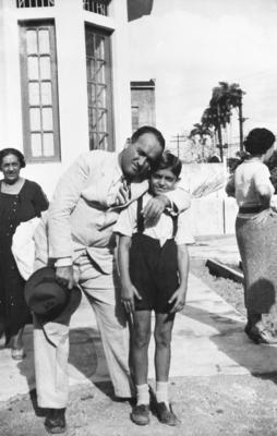 Benjamin Abrahão, uma criança e a matriarca dos Elihimas