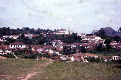 Panorama da cidade e Igreja Matriz de Santo Antônio (ao centro)
