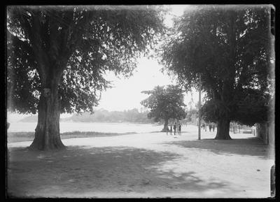 Final da praia José Bonifácio, antes da entrada da propriedade de Darke Bhering de Oliveira Mattos, atualmente transformada no Parque Darke de Mattos
