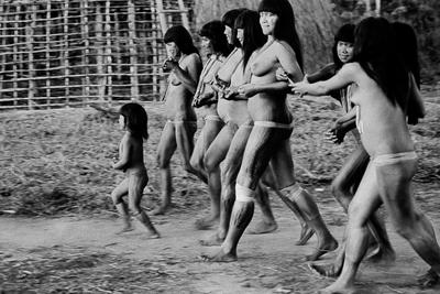Série Xingu - Mulheres e crianças do povo Kalapalo