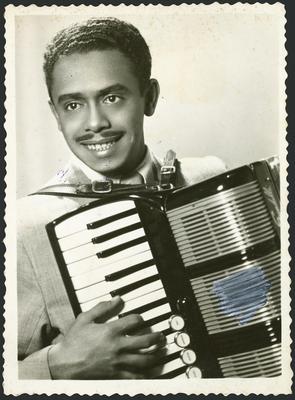 Orlando Silveira com o acordeom