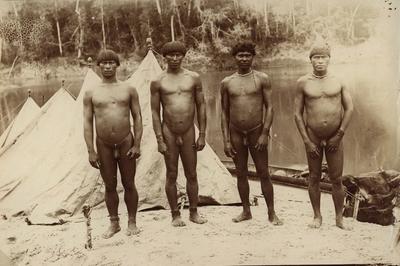 Grupo de indígenas do povo Mehinako