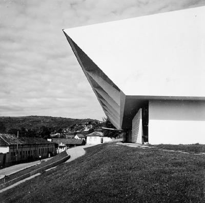 Escola Júlia Kubitschek