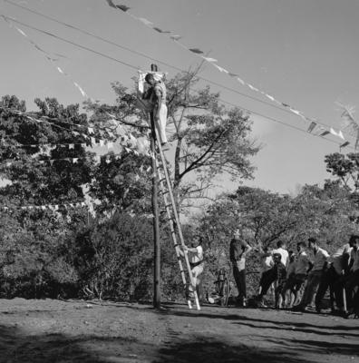 Preparativos para festa junina no Sítio Burle Marx