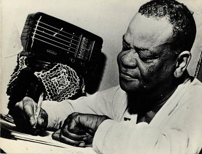 Pixinguinha compondo