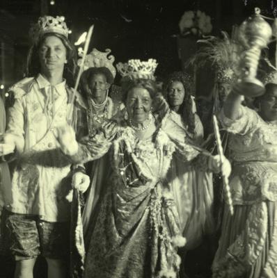 Dona Santa, no desfile do Maracatu Elefante