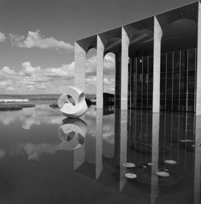 "O Meteoro", escultura de Bruno Giorgi