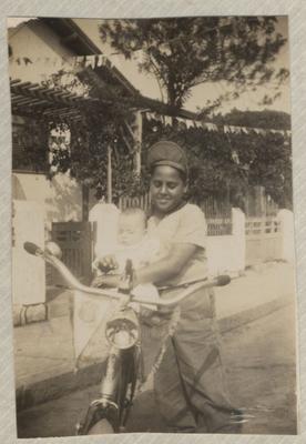 Alfredinho na bicicleta