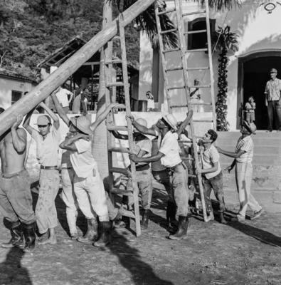 Preparativos para festa junina no Sítio Burle Marx