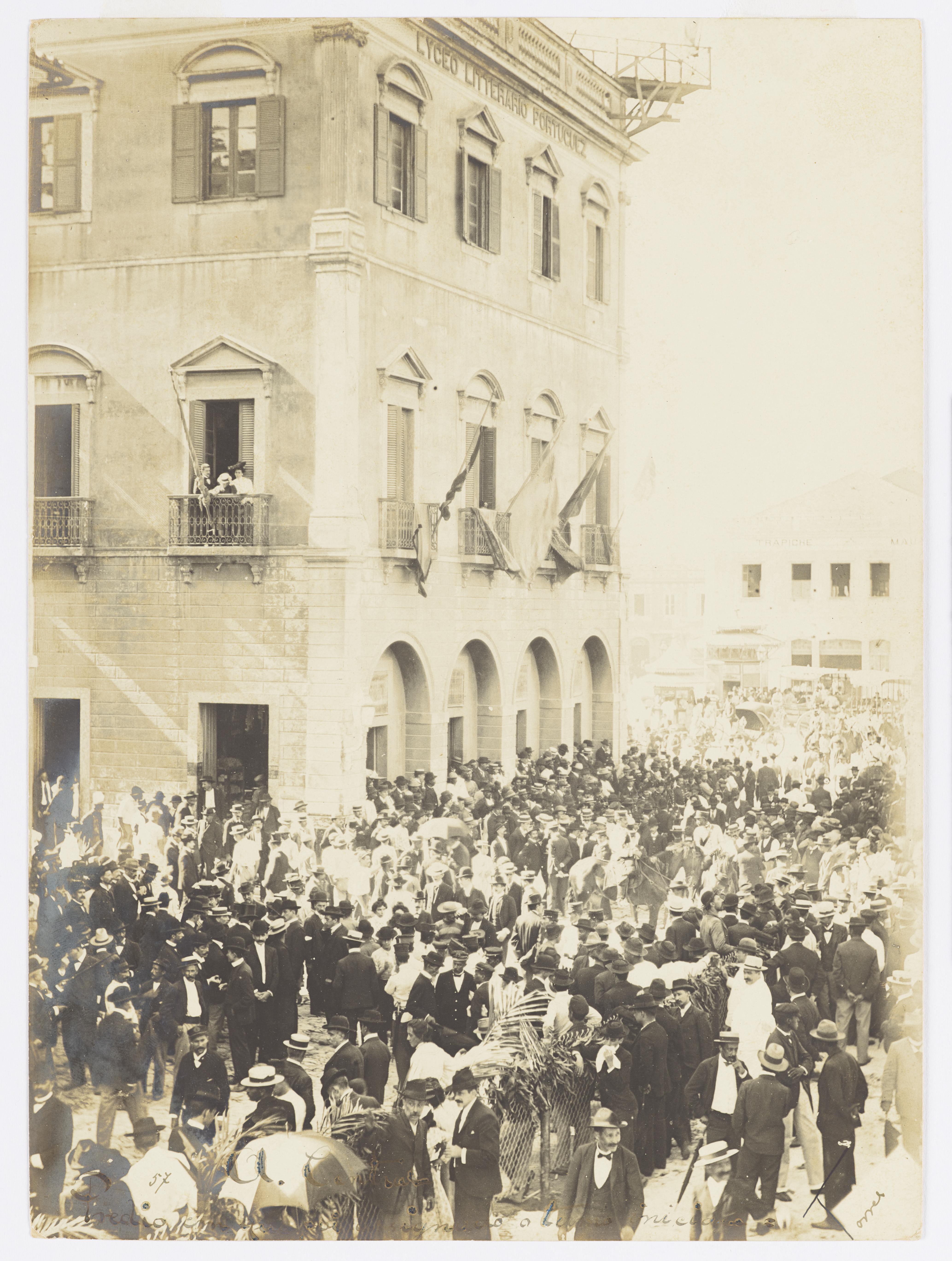 Festejos na Prainha, atual Praça Mauá, onde foram oficialmente iniciadas as obras de construção da Avenida Central