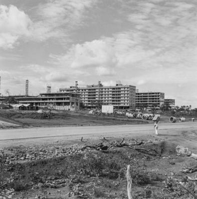 Construção de edifícios residenciais projetados para os Institutos de Aposentadoria e Pensões