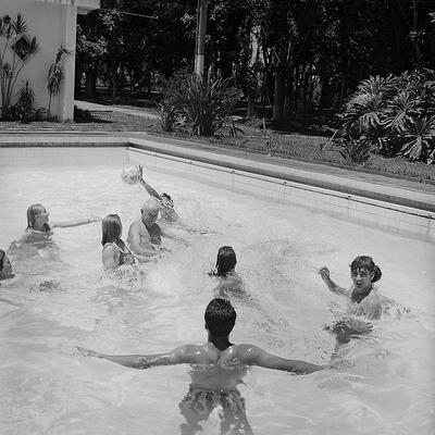 Campanha publicitária da agência Cannes para o clube Balneário Meia Ponte