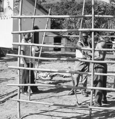 Preparativos para festa junina no Sítio Burle Marx