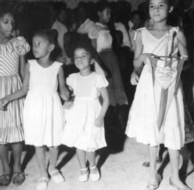 Crianças no ensaio na Portela