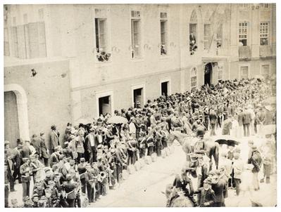 Parada dos alunos do Colégio Militar; posse do presidente Prudente de Moraes