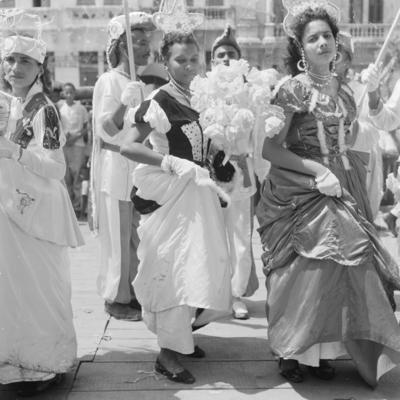 Desfile de agremiação carnavalesca