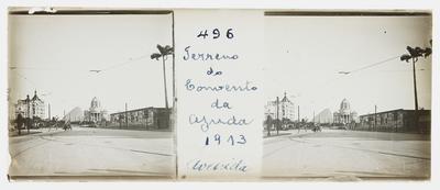 Terreno do Convento da Ajuda; ao fundo, o Palácio Monroe