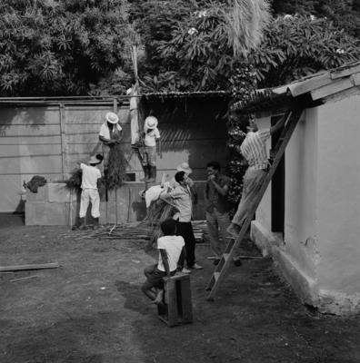 Preparativos para festa junina no Sítio Burle Marx