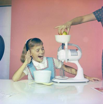 Campanha publicitária da agência J. Walter Thompson para batedeira Walita