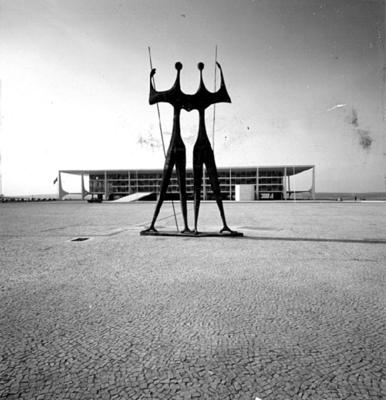 "Os Candangos" ou "Os Guerreiros", escultura de Bruno Giorgi