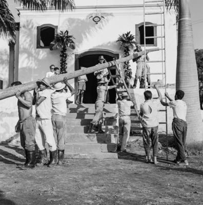 Preparativos para festa junina no Sítio Burle Marx