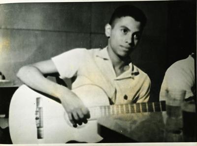 Paulinho da Viola com o violão