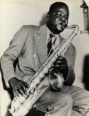 Pixinguinha com o saxofone