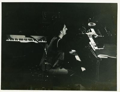 Egberto Gismonti nos teclados